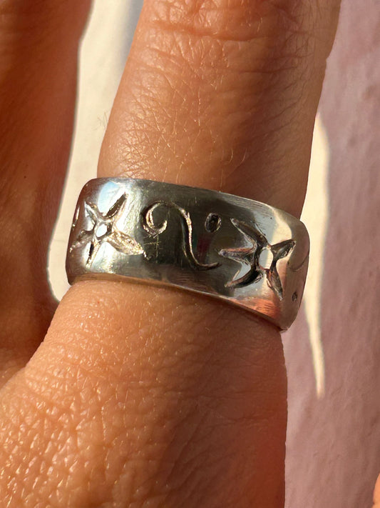 the etched floral ring