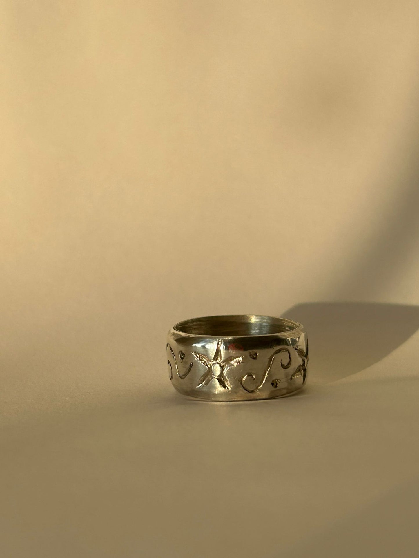 the etched floral ring