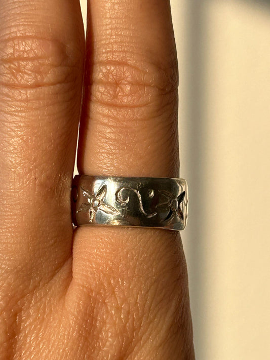 the etched floral ring