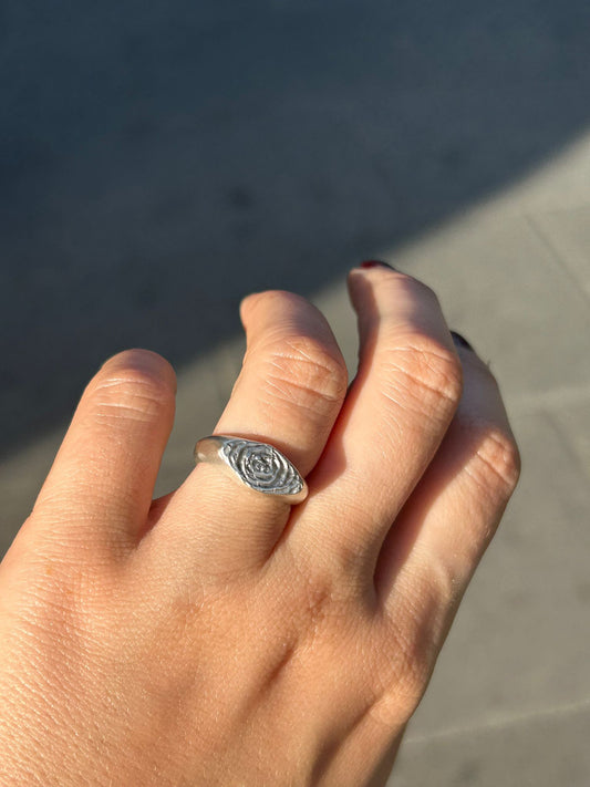 the smaller sketched swirl ring