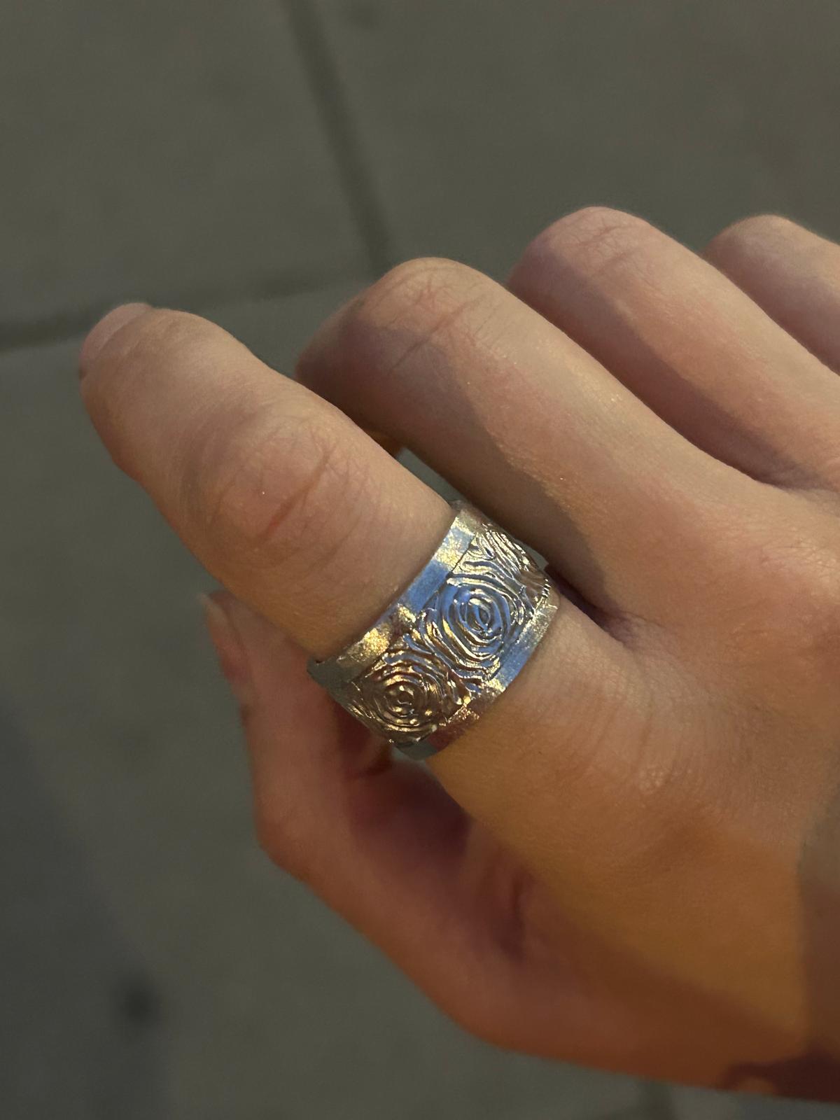 the bigger sketched swirl ring