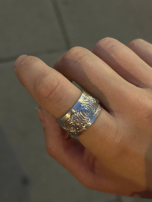 the bigger sketched swirl ring